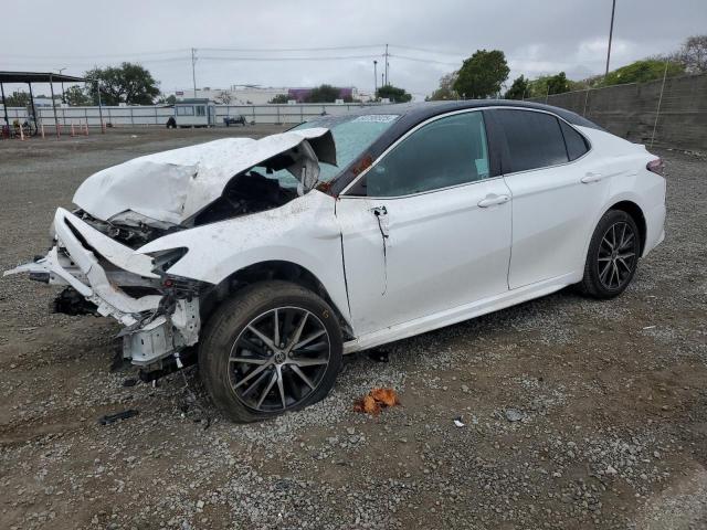 4T1G11AK1PU722030 - 2023 TOYOTA CAMRY SE NIGHT SHADE WHITE photo 1