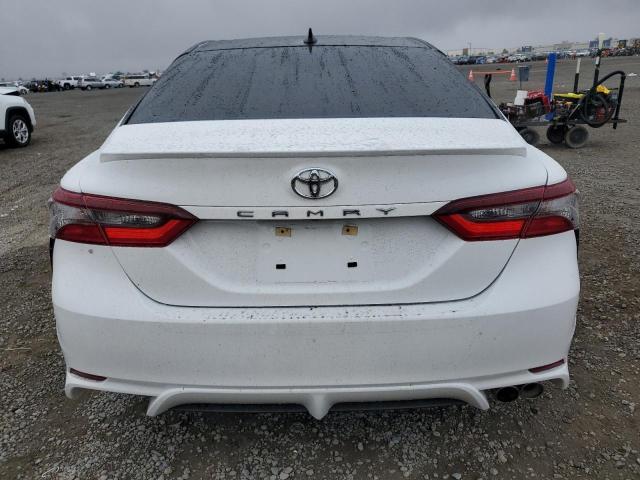 4T1G11AK1PU722030 - 2023 TOYOTA CAMRY SE NIGHT SHADE WHITE photo 6