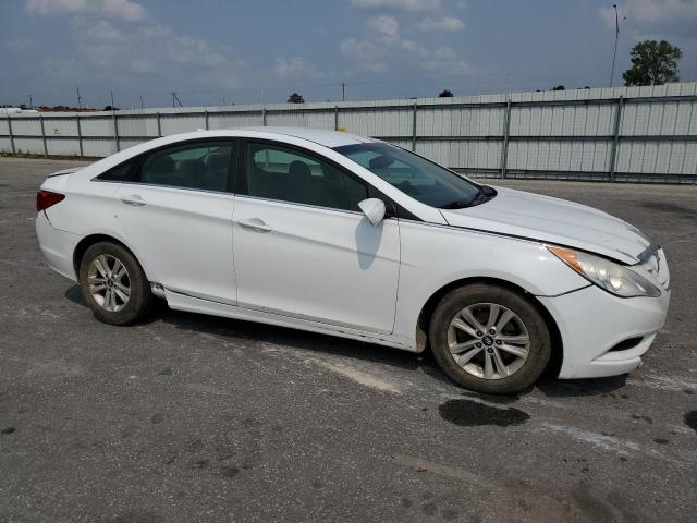 5NPEB4AC1DH746787 - 2013 HYUNDAI SONATA GLS WHITE photo 4