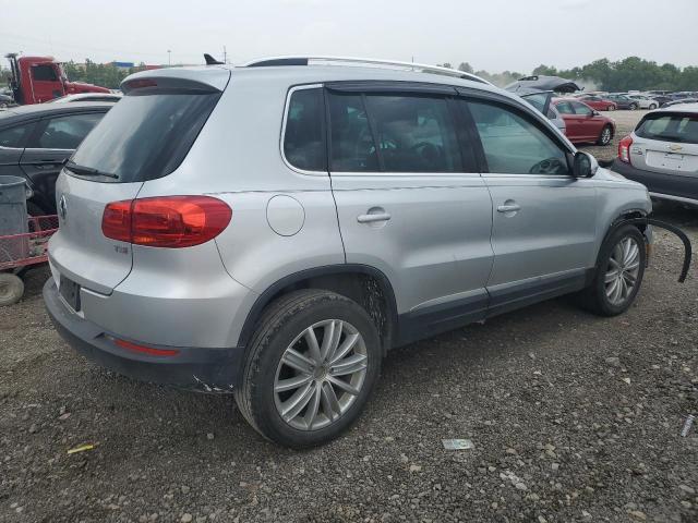 WVGAV7AXXGW525595 - 2016 VOLKSWAGEN TIGUAN S SILVER photo 3