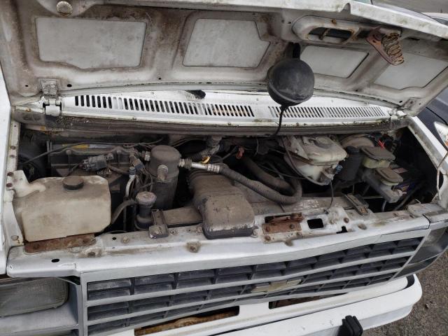 1GCEG25H7RF180809 - 1994 CHEVROLET G20 WHITE photo 11