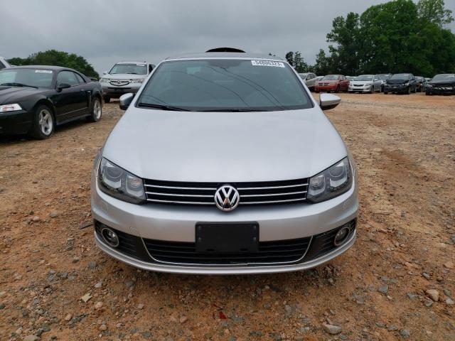 WVWFW8AH6FV002004 - 2015 VOLKSWAGEN EOS LUX 银色 照片 5