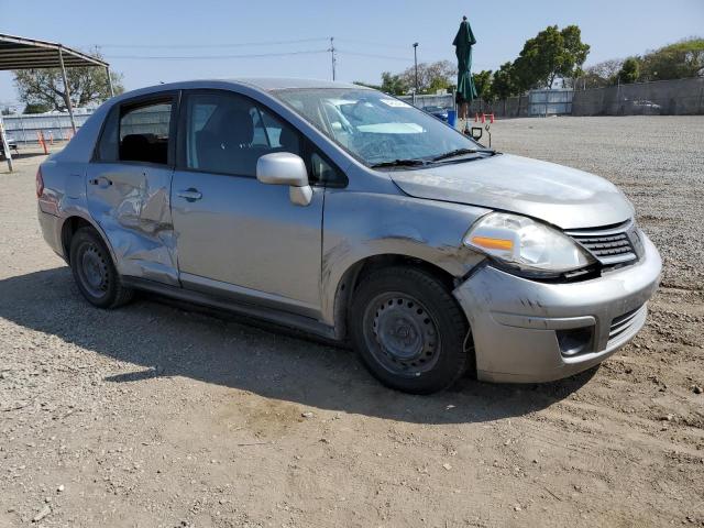 3N1BC1AP9BL412427 - 2011 NISSAN VERSA S GRAY photo 4