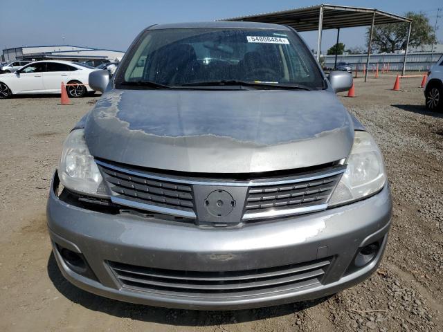 3N1BC1AP9BL412427 - 2011 NISSAN VERSA S GRAY photo 5