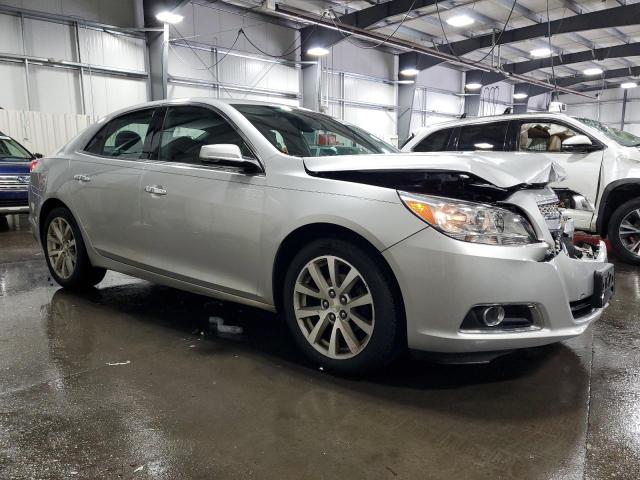 1G11H5SA6DF256722 - 2013 CHEVROLET MALIBU LTZ ვერცხლისფერი ფოტო 4