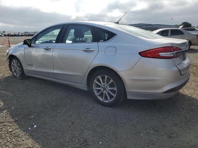 3FA6P0LUXHR358471 - 2017 FORD FUSION SE HYBRID SILVER photo 2