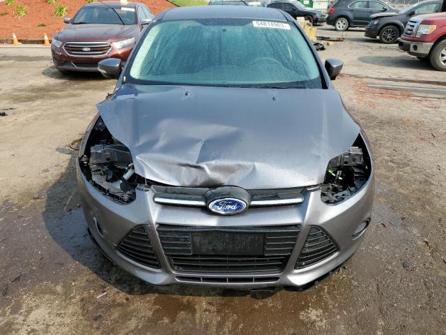 1FADP3F21EL380596 - 2014 FORD FOCUS SE GRAY photo 5