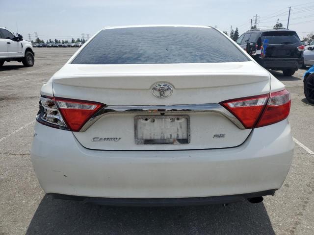 4T1BF1FK9FU099064 - 2015 TOYOTA CAMRY SE LE Beyaz fotoğraf 6