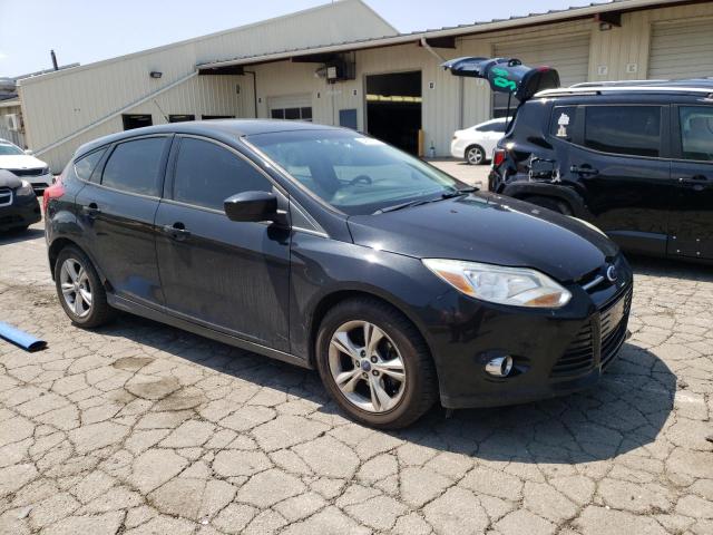 1FAHP3K27CL160741 - 2012 FORD FOCUS SE BLACK photo 4