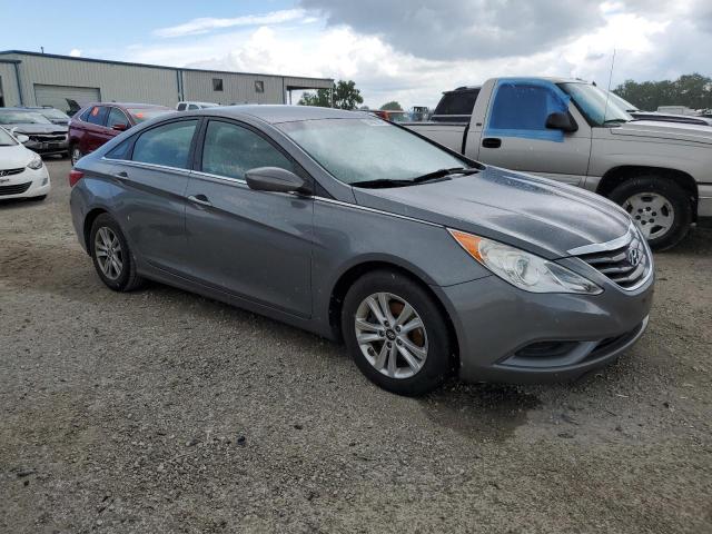 5NPEB4AC6DH736918 - 2013 HYUNDAI SONATA GLS GRAY photo 4