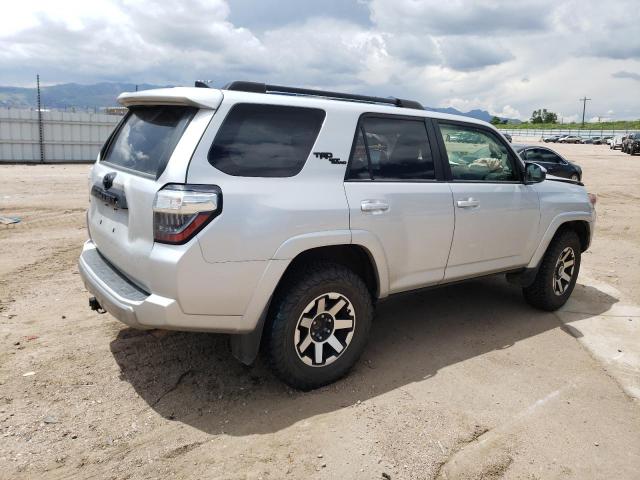 JTEBU5JR2K5665250 - 2019 TOYOTA 4RUNNER SR5 SILVER photo 3