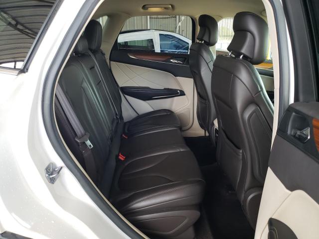 5LMCJ2C98HUL32703 - 2017 LINCOLN MKC SELECT Սպիտակ լուսանկար 11