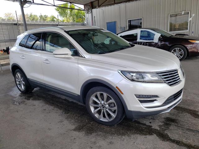 5LMCJ2C98HUL32703 - 2017 LINCOLN MKC SELECT Սպիտակ լուսանկար 4