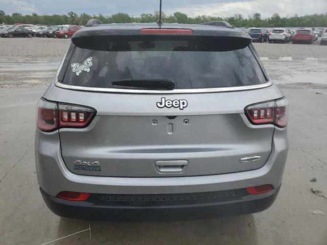 3C4NJDBB7JT192059 - 2018 JEEP COMPASS LATITUDE Srebrny zdjęcie 6