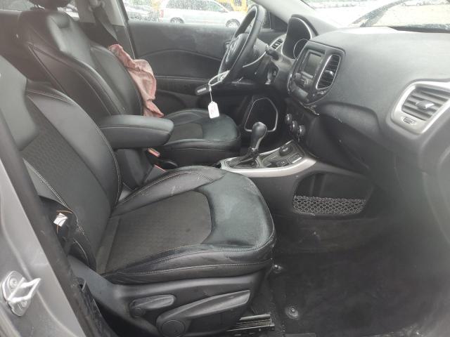 3C4NJDBB7JT192059 - 2018 JEEP COMPASS LATITUDE Srebrny zdjęcie 7