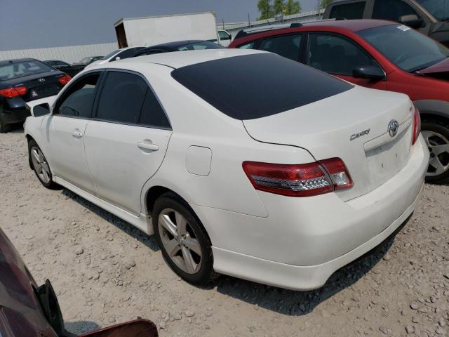 4T1BF3EK8BU595934 - 2011 TOYOTA CAMRY 4D 2 BASE WHITE photo 2
