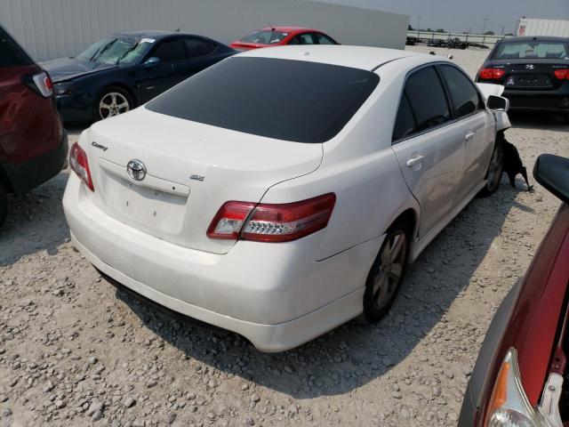 4T1BF3EK8BU595934 - 2011 TOYOTA CAMRY 4D 2 BASE WHITE photo 3