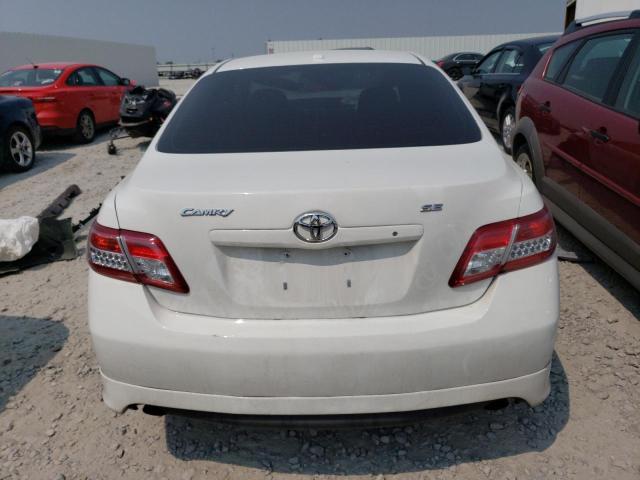 4T1BF3EK8BU595934 - 2011 TOYOTA CAMRY 4D 2 BASE WHITE photo 6