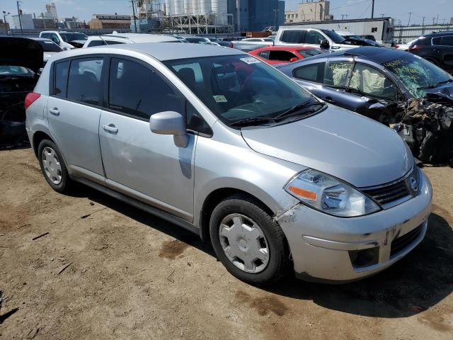 3N1BC13E18L374700 - 2008 NISSAN VERSA S SILVER photo 4