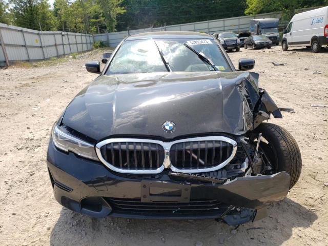 3MW5R7J05L8B32228 - 2020 BMW 330XI შავი ფოტო 5