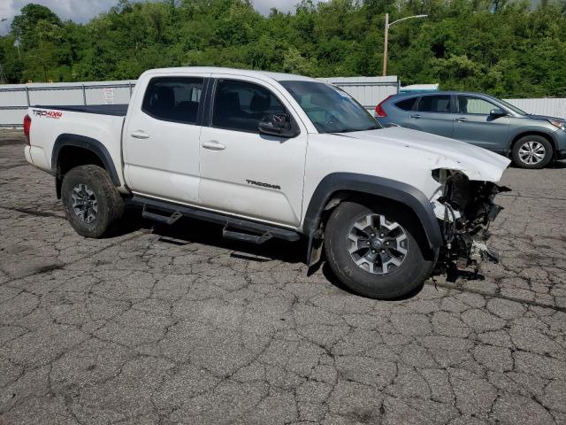 3TMCZ5AN2HM078184 - 2017 TOYOTA TACOMA DOUBLE CAB WHITE photo 4