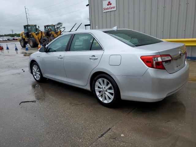 4T1BD1FKXCU038050 - 2012 TOYOTA CAMRY HYBRID SILVER photo 2