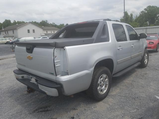 3GNTKEE70CG155472 - 2012 CHEVROLET AVALANCHE LS SILVER photo 4