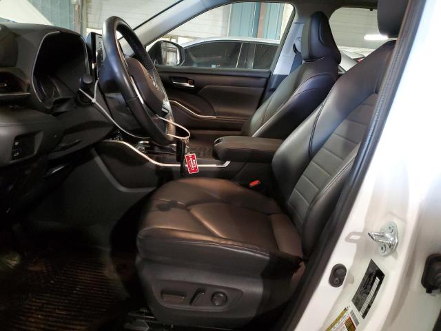 5TDGZRBH5MS069605 - 2021 TOYOTA HIGHLANDER XLE WHITE photo 7