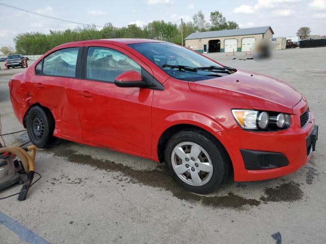 1G1JB5SH4D4133737 - 2013 CHEVROLET SONIC LS RED photo 4