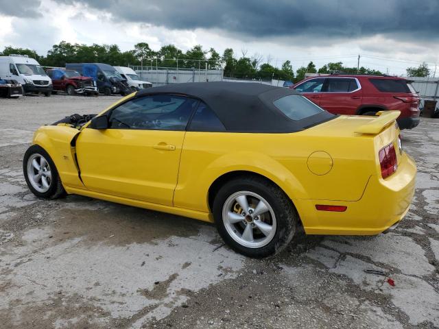 1ZVFT85H365266264 - 2006 FORD MUSTANG GT YELLOW photo 2