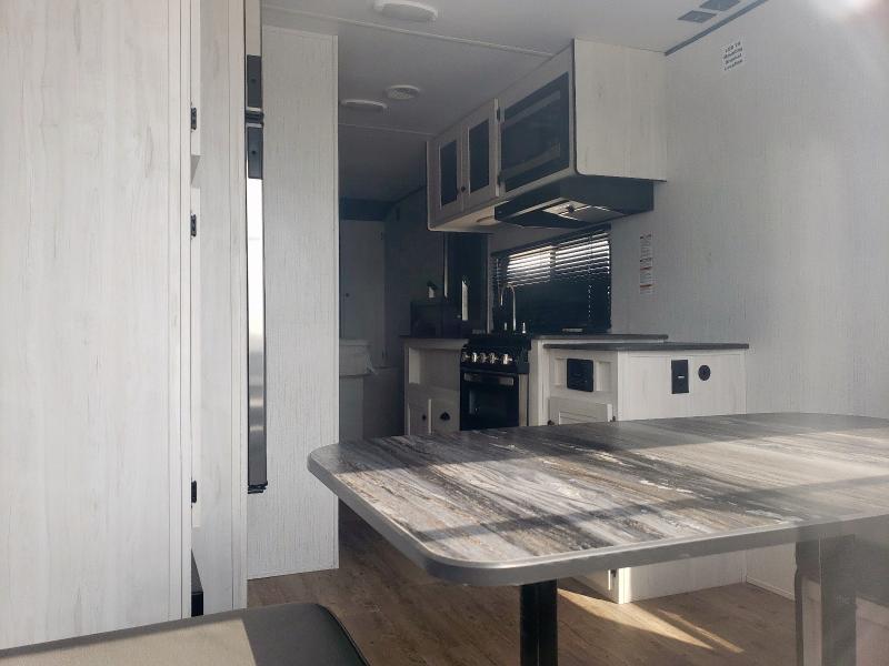 5SFEB2623NE509401 - 2022 HEARTLAND TRAILRUNNR WHITE photo 5