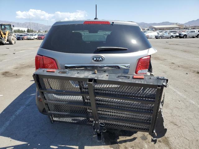 5XYKT3A19BG109515 - 2011 KIA SORENTO BASE SILVER photo 6