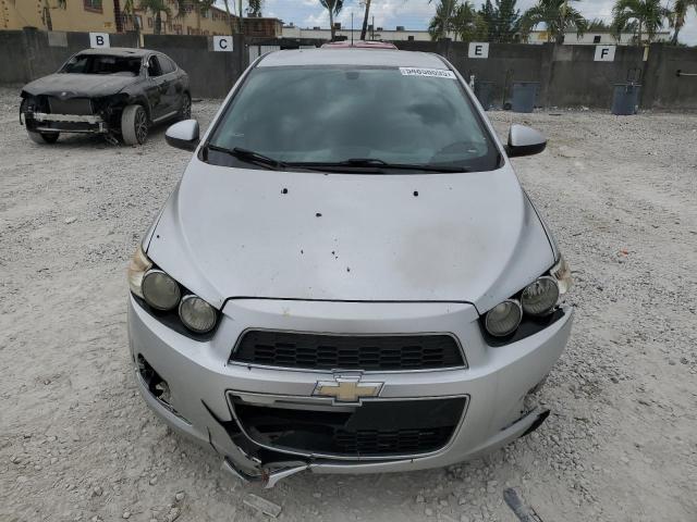 1G1JA5SH8G4130105 - 2016 CHEVROLET SONIC LS SILVER photo 5