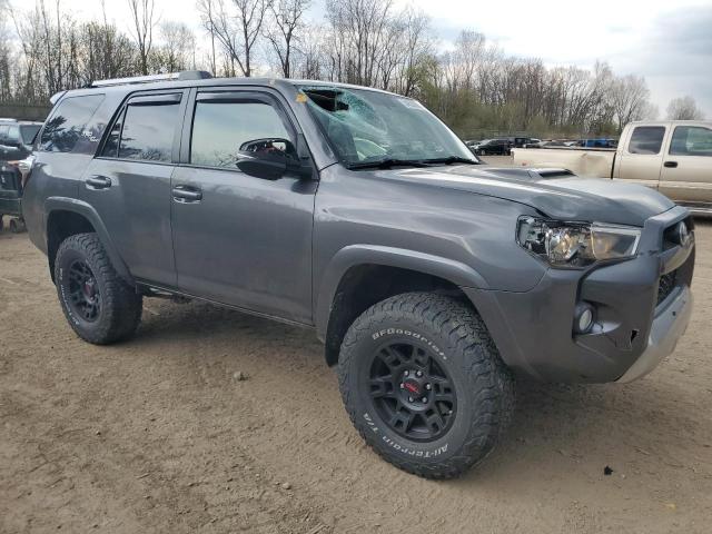 JTEBU5JR5H5470767 - 2017 TOYOTA 4RUNNER SR5/SR5 PREMIUM Grau Foto 4