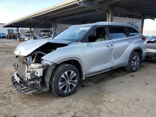 5TDHZRBH2MS555177 - 2021 TOYOTA HIGHLANDER XLE SILVER photo 1