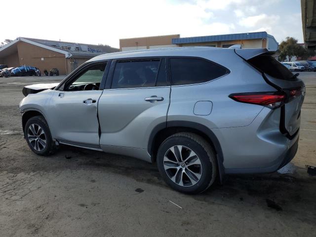 5TDHZRBH2MS555177 - 2021 TOYOTA HIGHLANDER XLE SILVER photo 2