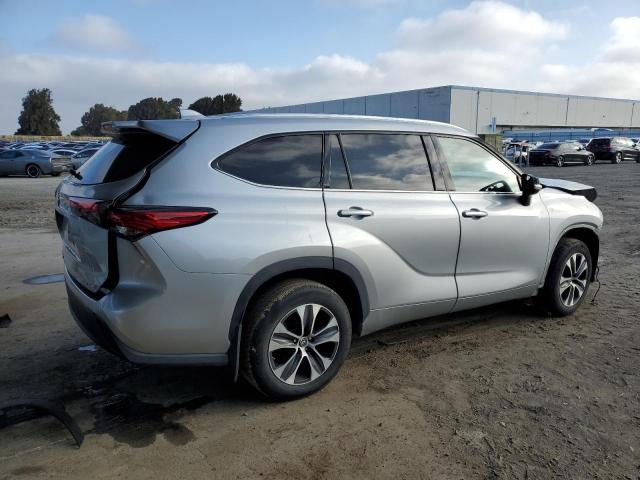 5TDHZRBH2MS555177 - 2021 TOYOTA HIGHLANDER XLE SILVER photo 3