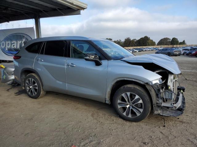 5TDHZRBH2MS555177 - 2021 TOYOTA HIGHLANDER XLE SILVER photo 4