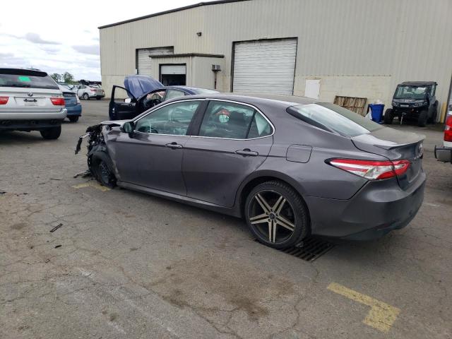 4T1B11HK7JU526682 - 2018 TOYOTA CAMRY L GRAY photo 2