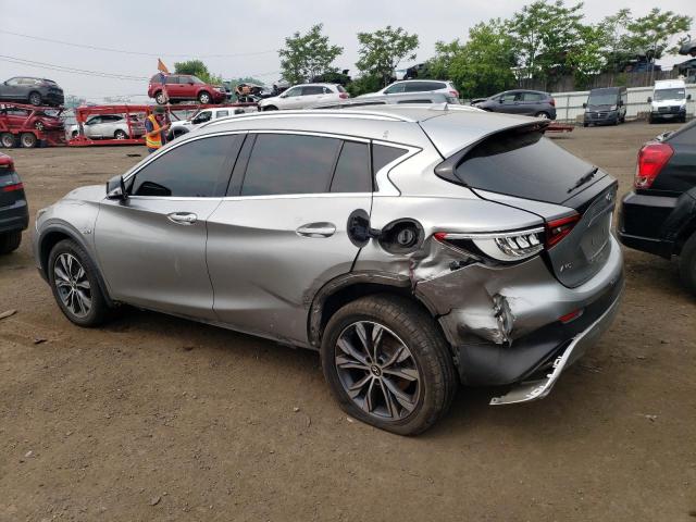 SJKCH5CR6HA033911 - 2017 INFINITI QX30 BASE SILVER photo 2