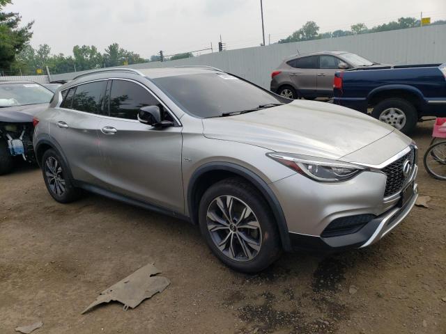 SJKCH5CR6HA033911 - 2017 INFINITI QX30 BASE SILVER photo 4