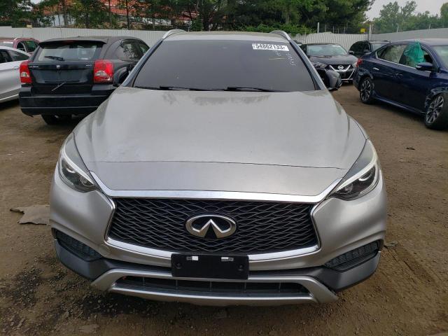 SJKCH5CR6HA033911 - 2017 INFINITI QX30 BASE SILVER photo 5