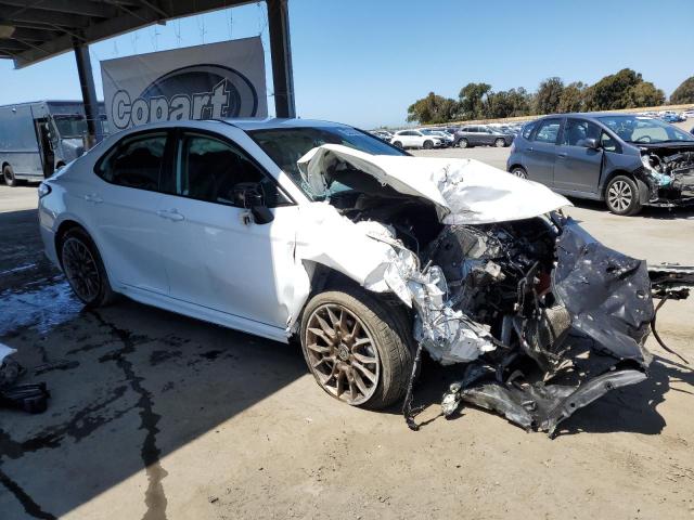 4T1T11AK1RU195480 - 2024 TOYOTA CAMRY SE NIGHT SHADE WHITE photo 4