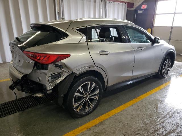SJKCH5CR9HA025589 - 2017 INFINITI QX30 BASE Արծաթագույն լուսանկար 3