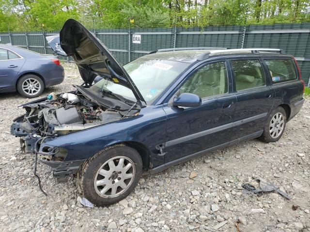 2001 VOLVO V70, 