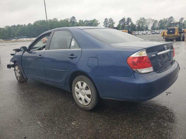 4T1BE32K15U033725 - 2005 TOYOTA CAMRY LE BLUE photo 2