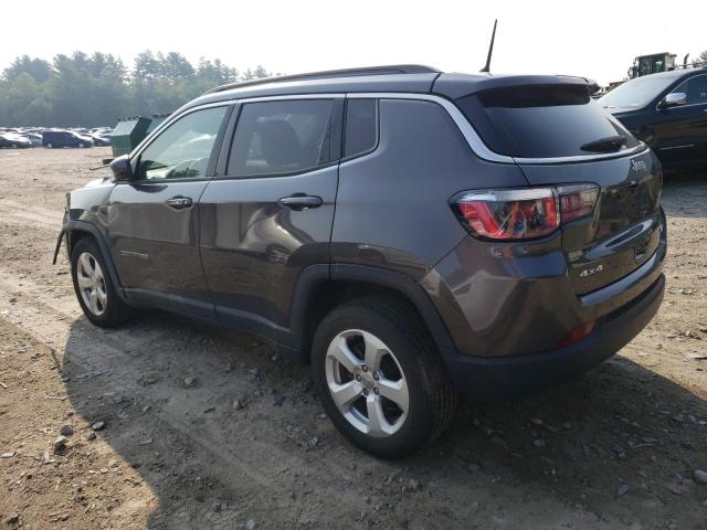 3C4NJDBB5JT436940 - 2018 JEEP COMPASS LATITUDE GRAY photo 2