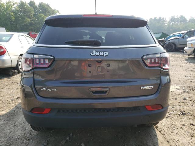 3C4NJDBB5JT436940 - 2018 JEEP COMPASS LATITUDE GRAY photo 6