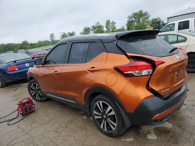 3N1CP5CU2JL543037 - 2018 NISSAN KICKS S ORANGE photo 2