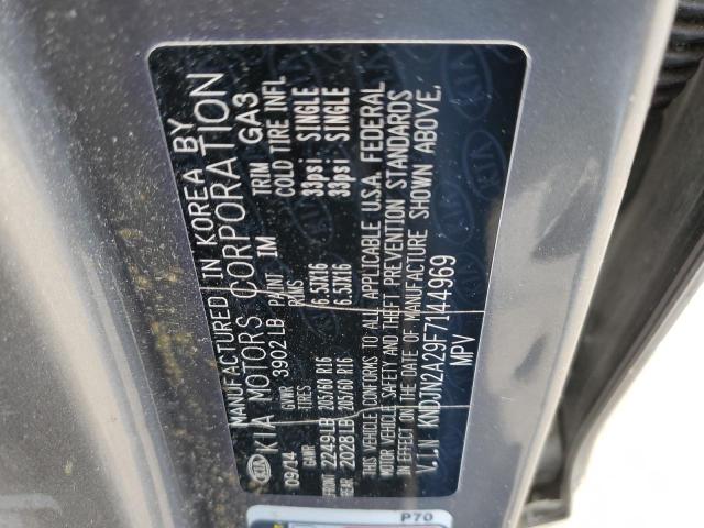 KNDJN2A29F7144969 - 2015 KIA SOUL GRAY photo 12